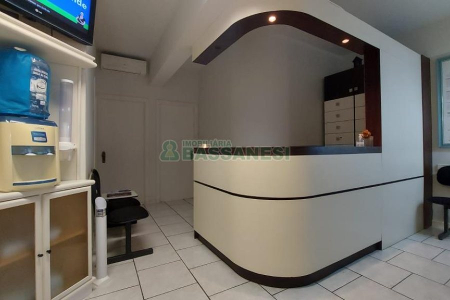 Sala com 53m², 1 vaga, no bairro Centro em Caxias do Sul para Comprar