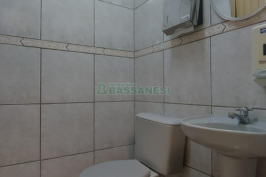 Sala com 53m², 1 vaga, no bairro Centro em Caxias do Sul para Comprar