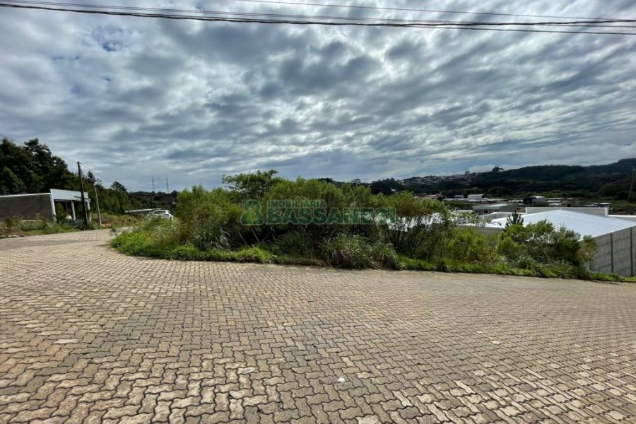 Terreno, no bairro Treviso em Caxias do Sul para Comprar