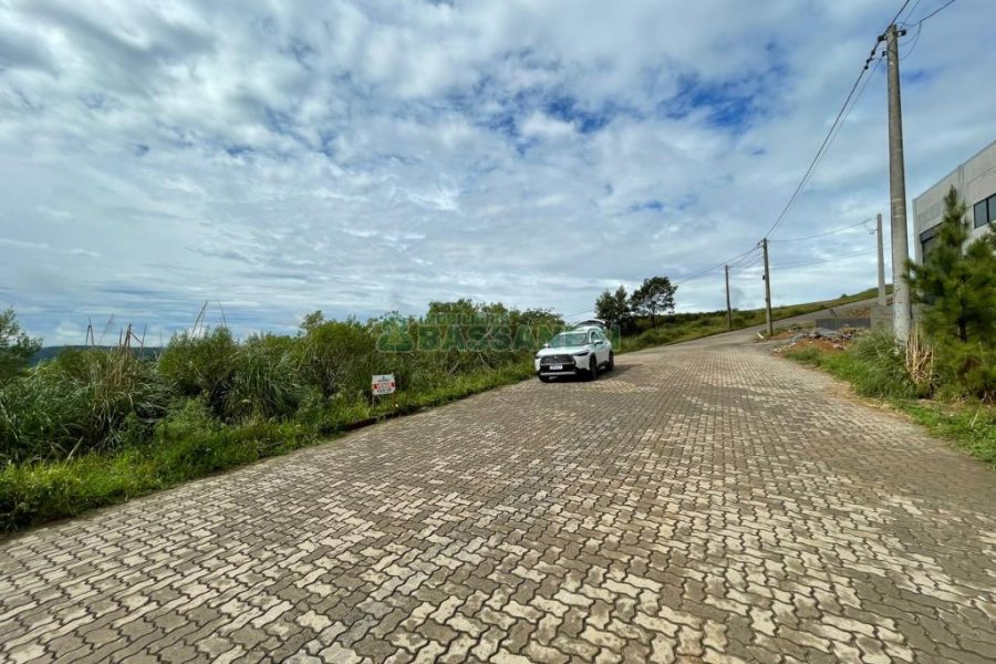 Terreno, no bairro Treviso em Caxias do Sul para Comprar
