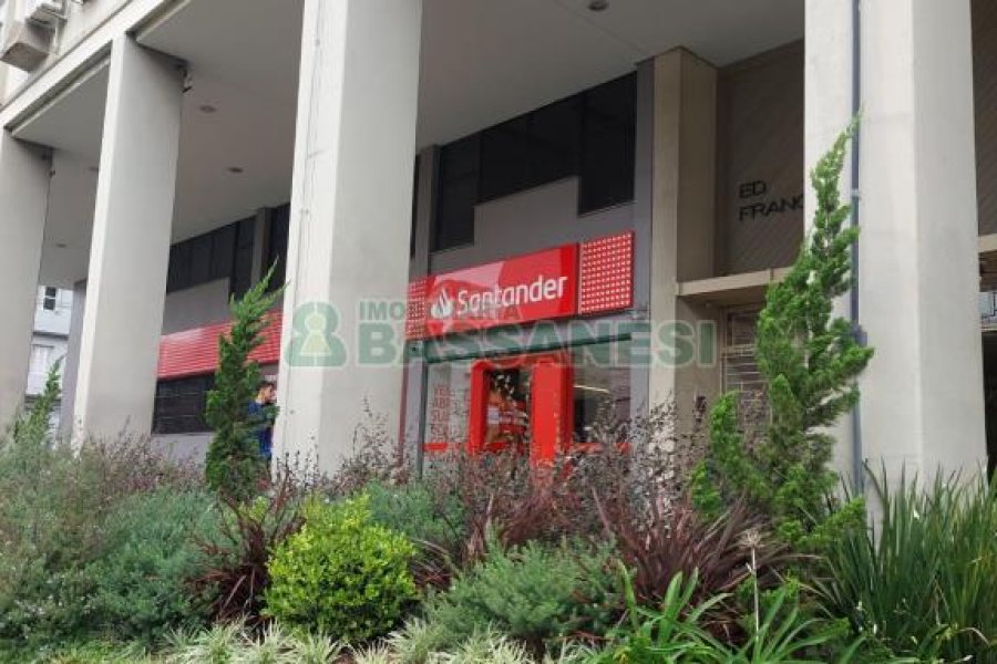 Loja com 643m², no bairro São Pelegrino em Caxias do Sul para Comprar