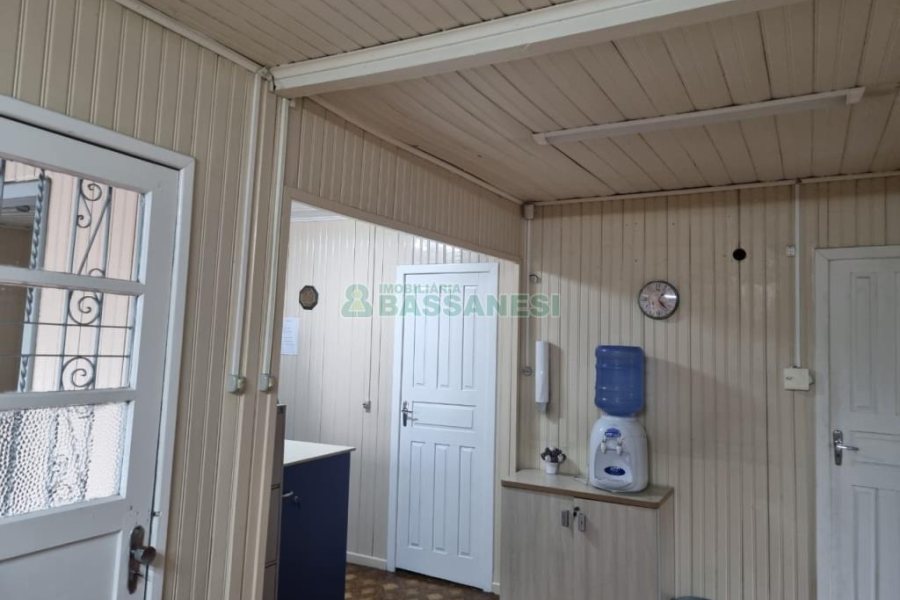 Casa com 160m², 3 dormitórios, no bairro Cruzeiro em Caxias do Sul para Comprar