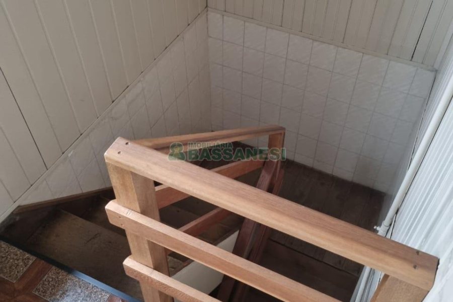 Casa com 160m², 3 dormitórios, no bairro Cruzeiro em Caxias do Sul para Comprar