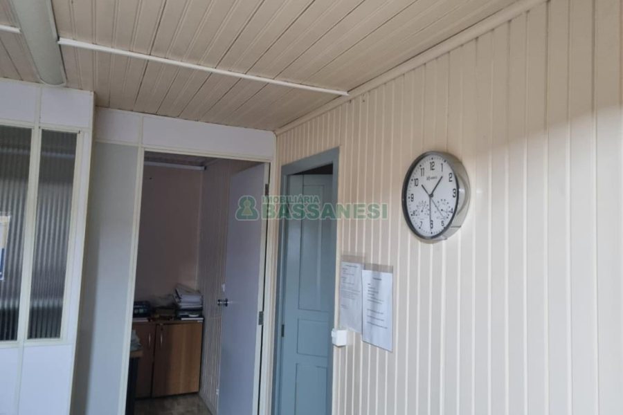 Casa com 160m², 3 dormitórios, no bairro Cruzeiro em Caxias do Sul para Comprar