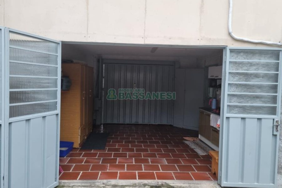 Casa com 160m², 3 dormitórios, no bairro Cruzeiro em Caxias do Sul para Comprar