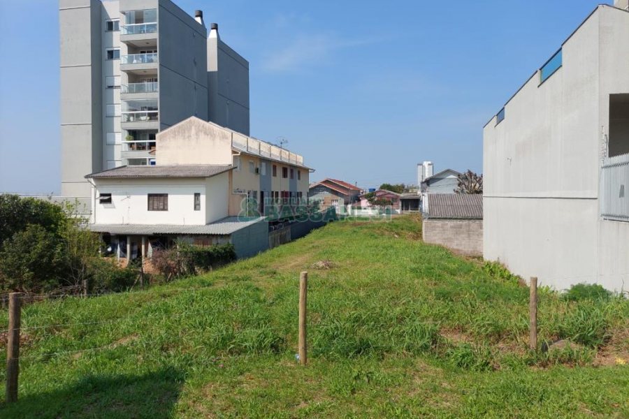 Terreno com 469m², no bairro Charqueadas em Caxias do Sul para Comprar
