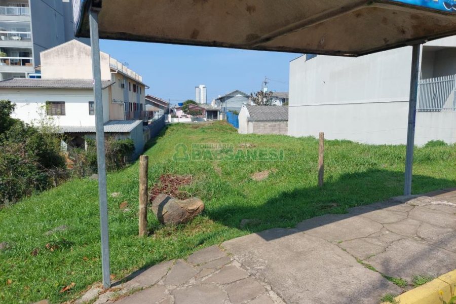 Terreno com 469m², no bairro Charqueadas em Caxias do Sul para Comprar