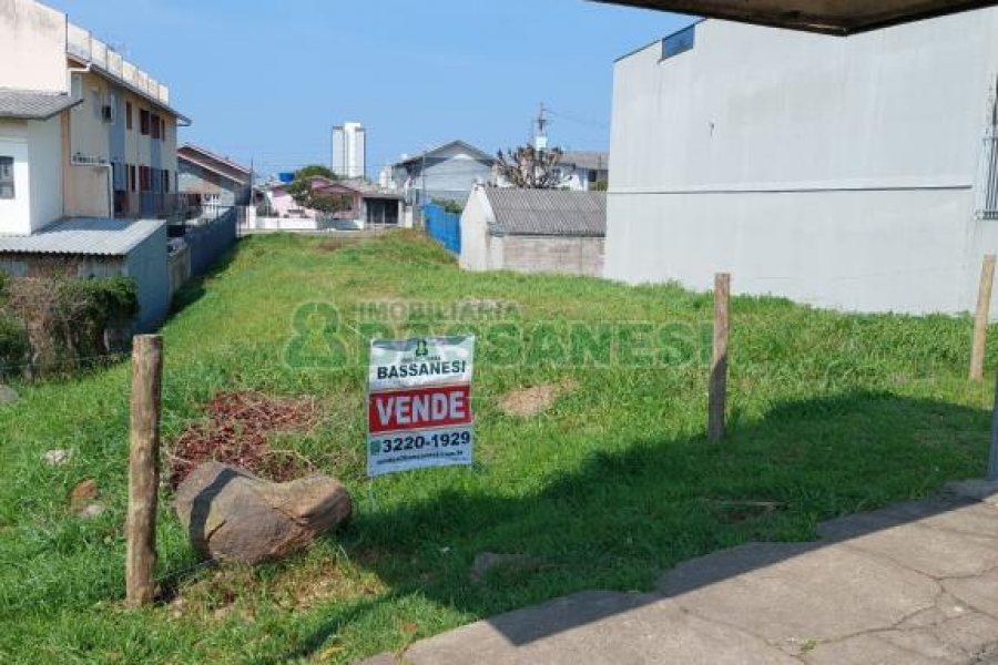 Terreno com 469m², no bairro Charqueadas em Caxias do Sul para Comprar