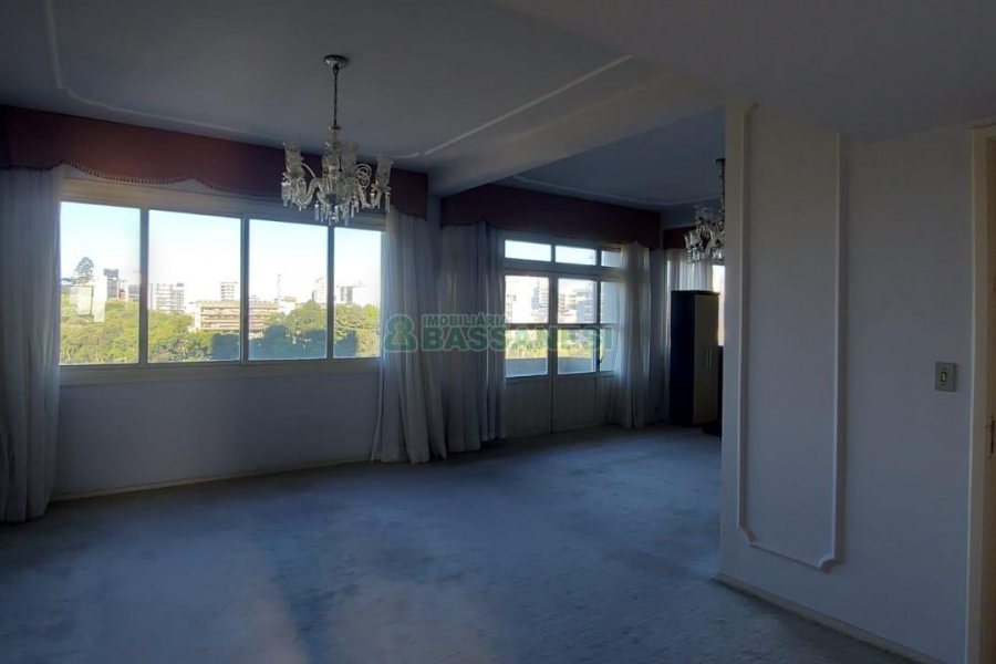 Apartamento com 236m², 4 dormitórios, 1 vaga, no bairro Exposição em Caxias do Sul para Comprar