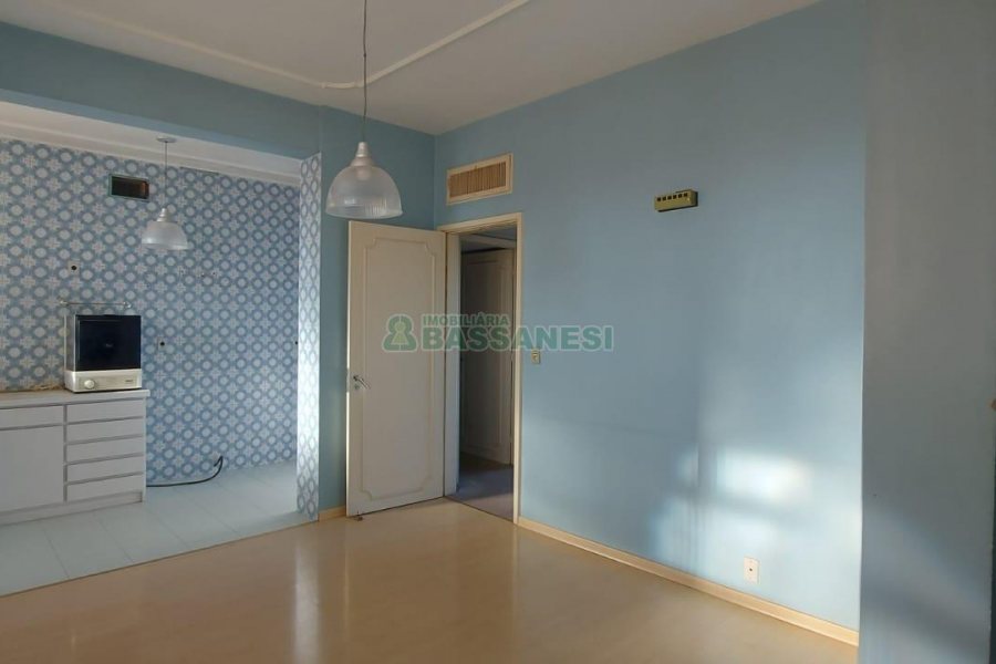 Apartamento com 236m², 4 dormitórios, 1 vaga, no bairro Exposição em Caxias do Sul para Comprar