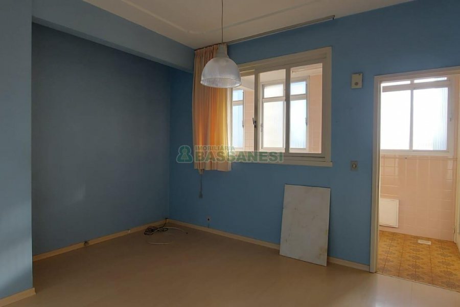 Apartamento com 236m², 4 dormitórios, 1 vaga, no bairro Exposição em Caxias do Sul para Comprar