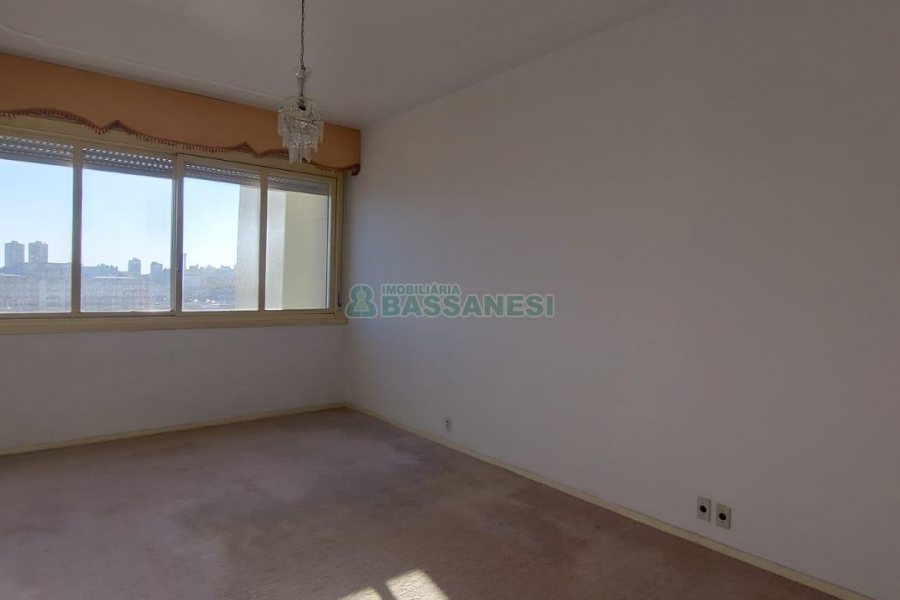 Apartamento com 236m², 4 dormitórios, 1 vaga, no bairro Exposição em Caxias do Sul para Comprar