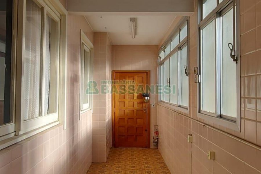 Apartamento com 236m², 4 dormitórios, 1 vaga, no bairro Exposição em Caxias do Sul para Comprar