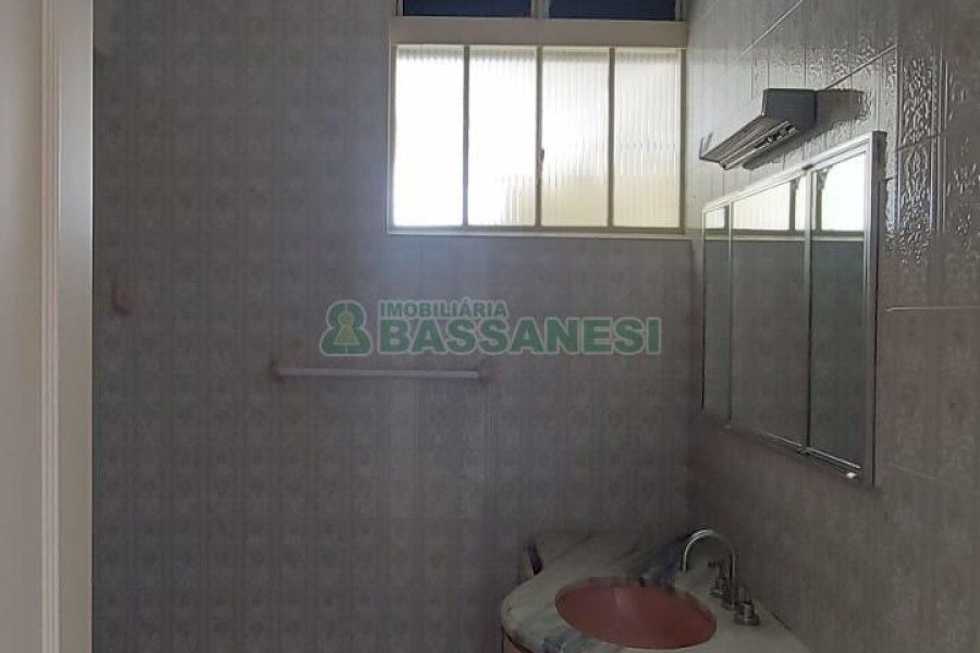 Apartamento com 236m², 4 dormitórios, 1 vaga, no bairro Exposição em Caxias do Sul para Comprar