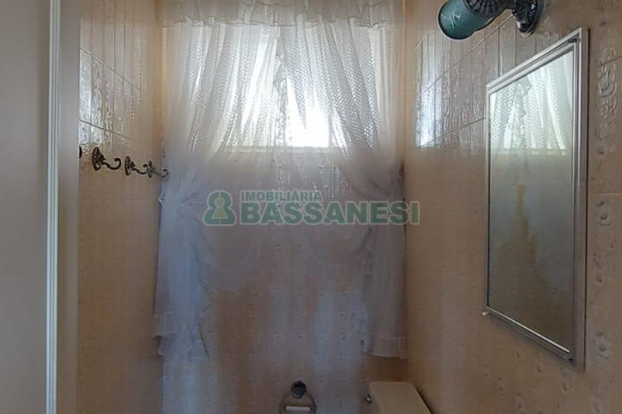 Apartamento com 236m², 4 dormitórios, 1 vaga, no bairro Exposição em Caxias do Sul para Comprar