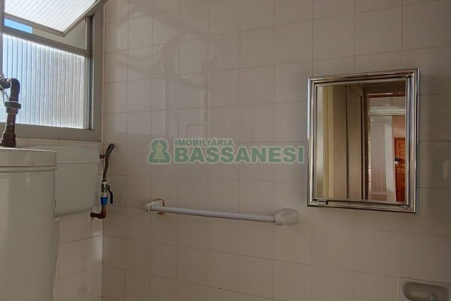 Apartamento com 236m², 4 dormitórios, 1 vaga, no bairro Exposição em Caxias do Sul para Comprar