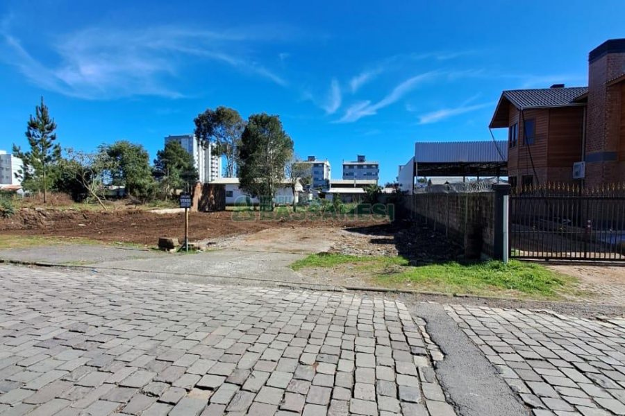 Terreno, no bairro Nossa Senhora do Rosário em Caxias do Sul para Comprar