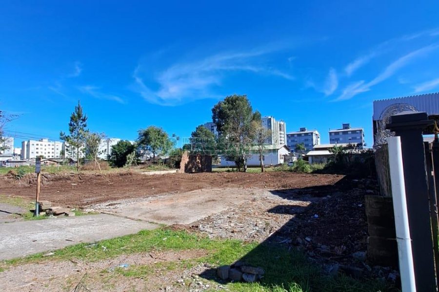 Terreno, no bairro Nossa Senhora do Rosário em Caxias do Sul para Comprar