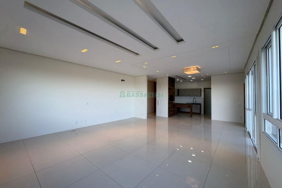 Apartamento com 160m², 3 dormitórios, 4 vagas, no bairro Charqueadas em Caxias do Sul para Alugar