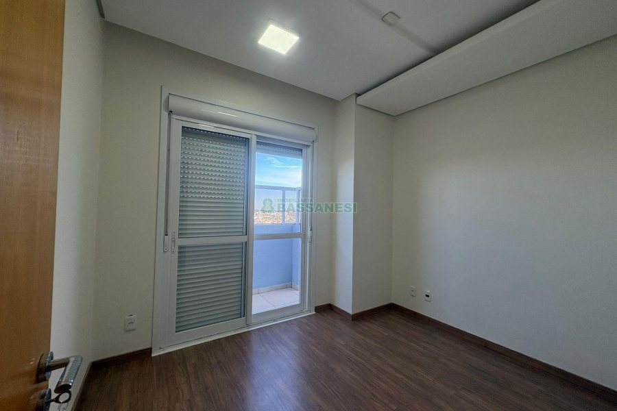 Apartamento com 160m², 3 dormitórios, 4 vagas, no bairro Charqueadas em Caxias do Sul para Alugar