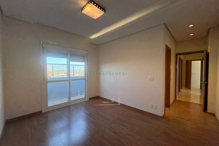 Apartamento com 160m², 3 dormitórios, 4 vagas, no bairro Charqueadas em Caxias do Sul para Alugar