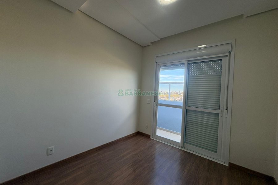 Apartamento com 160m², 3 dormitórios, 4 vagas, no bairro Charqueadas em Caxias do Sul para Alugar