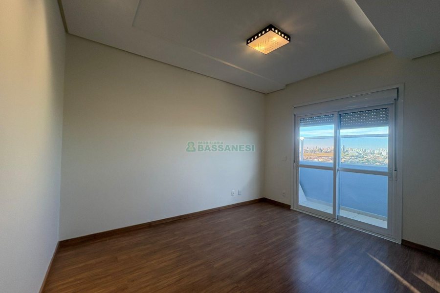 Apartamento com 160m², 3 dormitórios, 4 vagas, no bairro Charqueadas em Caxias do Sul para Alugar