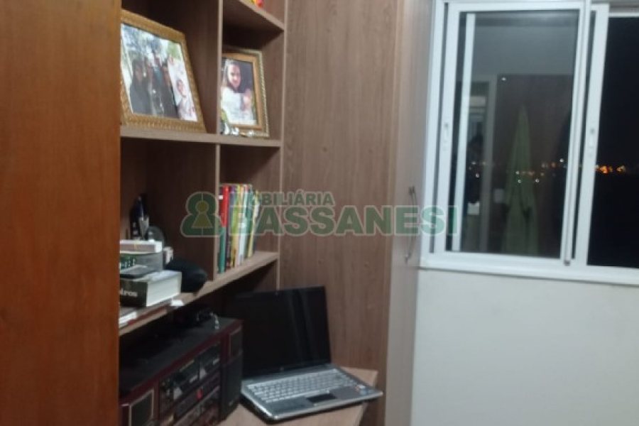Apartamento com 47m², 2 dormitórios, 1 vaga, no bairro Morada dos Alpes em Caxias do Sul para Comprar