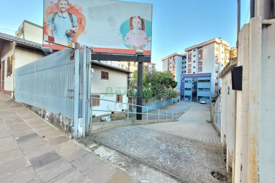 Predio com 200m², 12 vagas, no bairro Exposição em Caxias do Sul para Comprar
