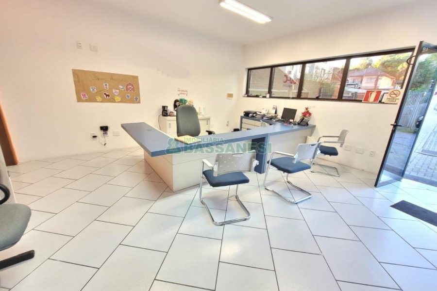 Predio com 200m², 12 vagas, no bairro Exposição em Caxias do Sul para Comprar