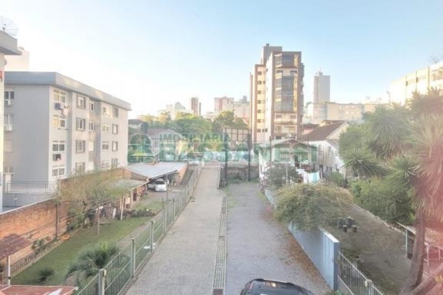 Predio com 200m², 12 vagas, no bairro Exposição em Caxias do Sul para Comprar