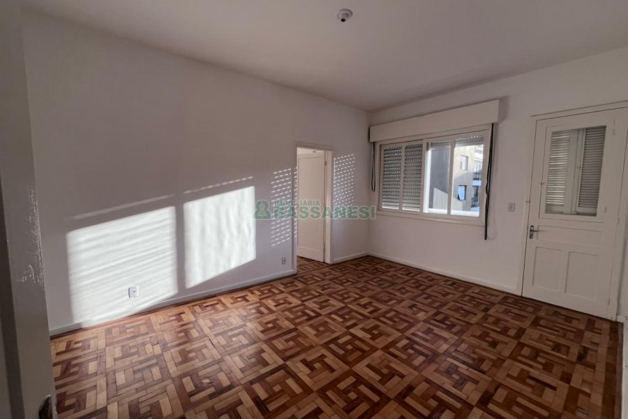 Apartamento com 280m², 3 dormitórios, no bairro Centro em Caxias do Sul para Alugar