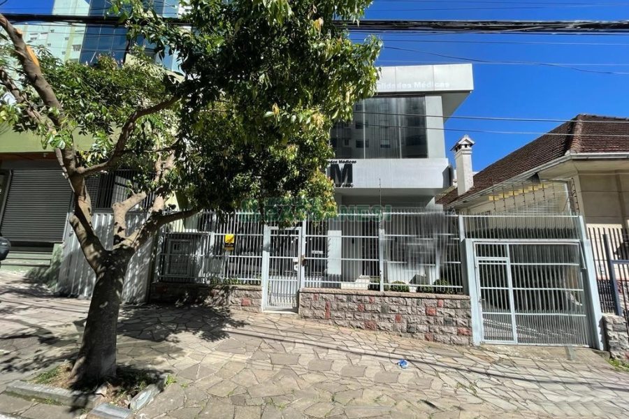 Casa Comercial com 368m², 4 dormitórios, 2 vagas, no bairro Centro em Caxias do Sul para Alugar