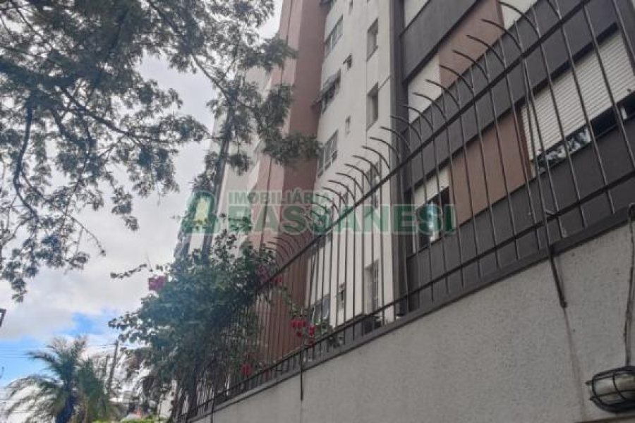 Apartamento com 77m², 3 dormitórios, 1 vaga, no bairro Centro em Caxias do Sul para Comprar