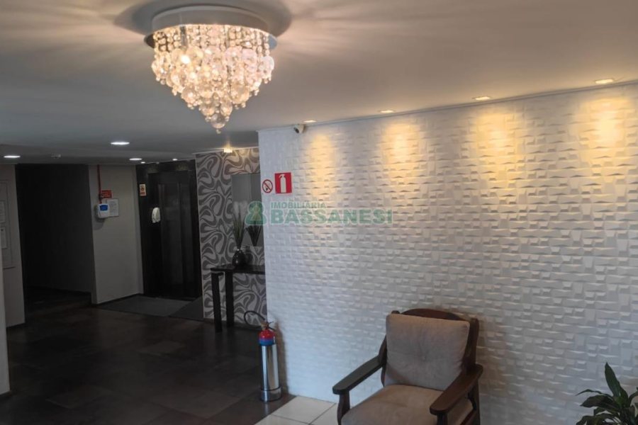 Apartamento com 77m², 3 dormitórios, 1 vaga, no bairro Centro em Caxias do Sul para Comprar