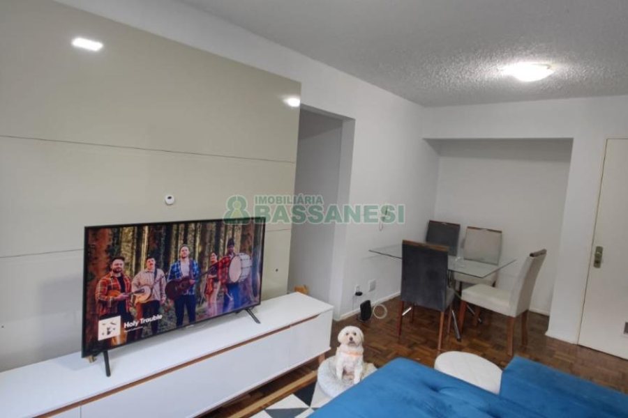Apartamento com 77m², 3 dormitórios, 1 vaga, no bairro Centro em Caxias do Sul para Comprar