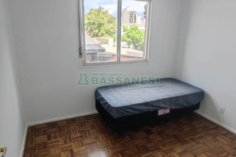 Apartamento com 77m², 3 dormitórios, 1 vaga, no bairro Centro em Caxias do Sul para Comprar