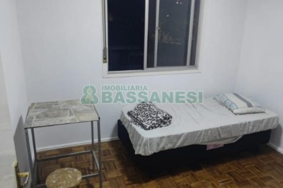 Apartamento com 77m², 3 dormitórios, 1 vaga, no bairro Centro em Caxias do Sul para Comprar