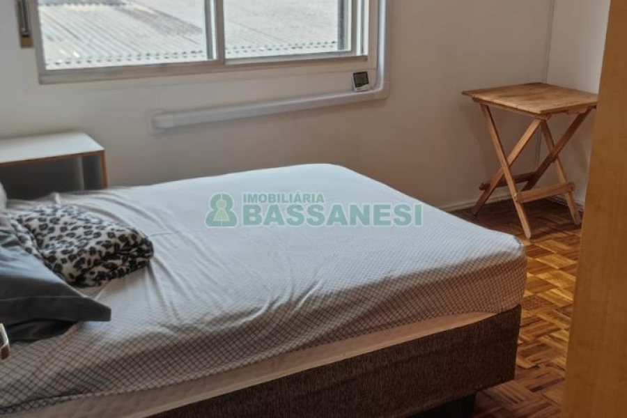 Apartamento com 77m², 3 dormitórios, 1 vaga, no bairro Centro em Caxias do Sul para Comprar