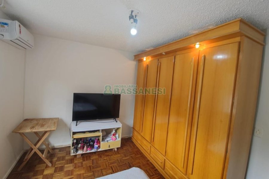 Apartamento com 77m², 3 dormitórios, 1 vaga, no bairro Centro em Caxias do Sul para Comprar