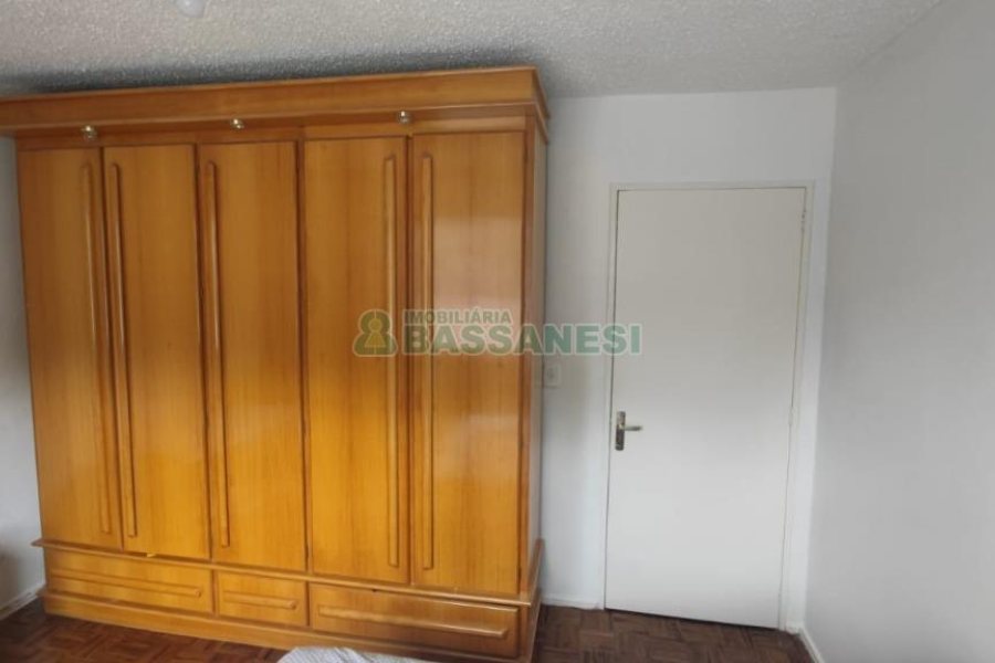 Apartamento com 77m², 3 dormitórios, 1 vaga, no bairro Centro em Caxias do Sul para Comprar