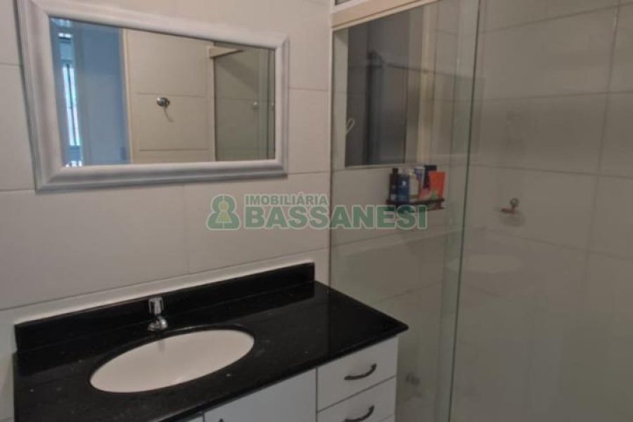 Apartamento com 77m², 3 dormitórios, 1 vaga, no bairro Centro em Caxias do Sul para Comprar
