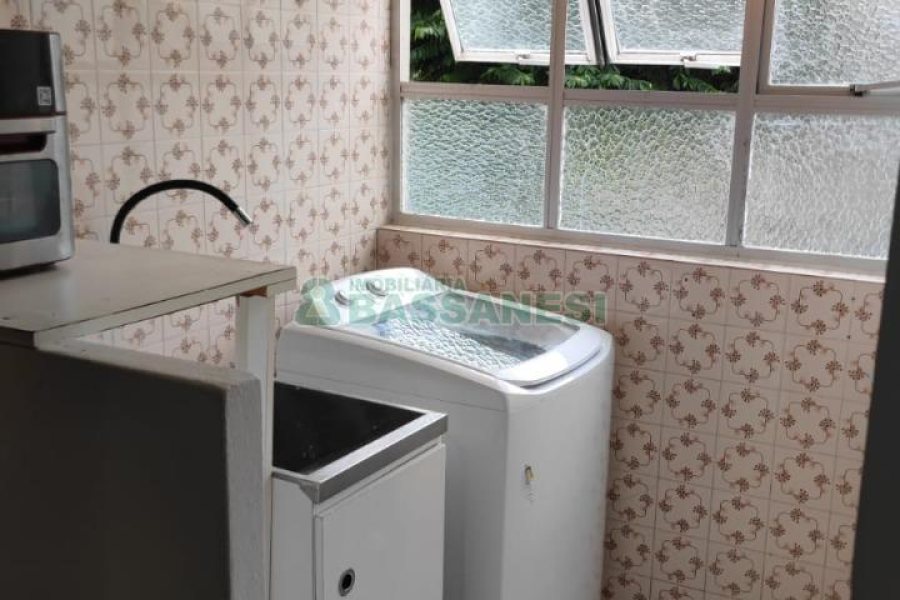 Apartamento com 77m², 3 dormitórios, 1 vaga, no bairro Centro em Caxias do Sul para Comprar