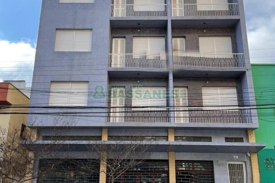 Apartamento com 280m², 3 dormitórios, no bairro Centro em Caxias do Sul para Alugar