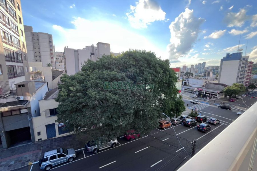 Apartamento com 280m², 3 dormitórios, no bairro Centro em Caxias do Sul para Alugar