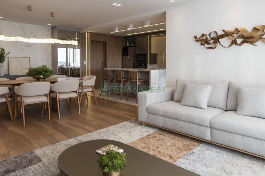 Apartamento com 182m², 3 dormitórios, 2 vagas, no bairro Exposição em Caxias do Sul para Comprar