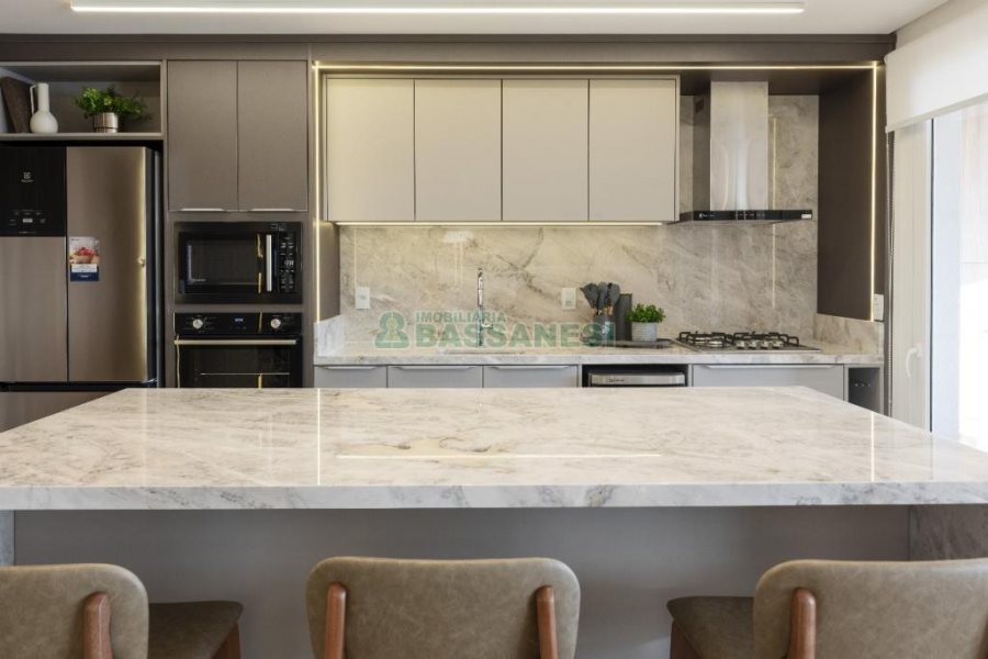 Apartamento com 182m², 3 dormitórios, 2 vagas, no bairro Exposição em Caxias do Sul para Comprar