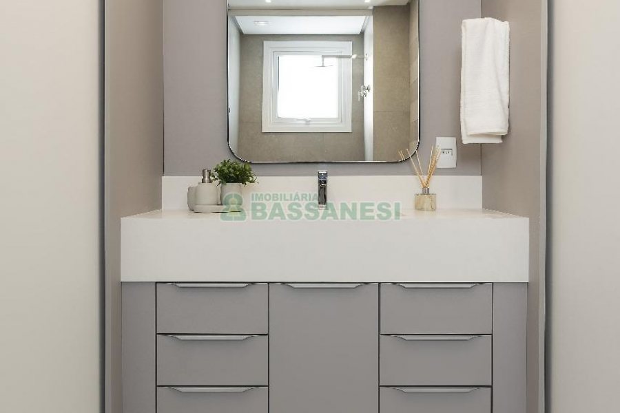 Apartamento com 182m², 3 dormitórios, 2 vagas, no bairro Exposição em Caxias do Sul para Comprar