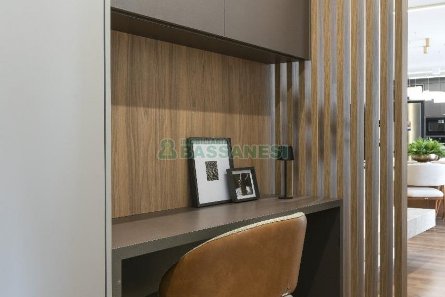 Apartamento com 182m², 3 dormitórios, 2 vagas, no bairro Exposição em Caxias do Sul para Comprar