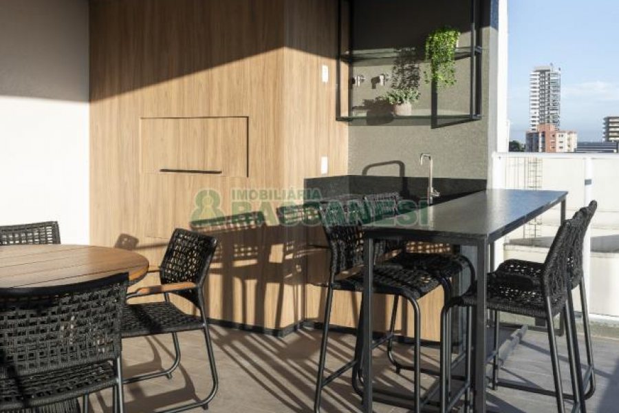 Apartamento com 182m², 3 dormitórios, 2 vagas, no bairro Exposição em Caxias do Sul para Comprar